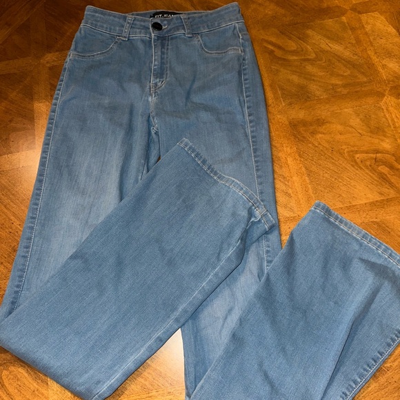 FITJEANS Classic Light Blue Denim - Picture 1 of 3
